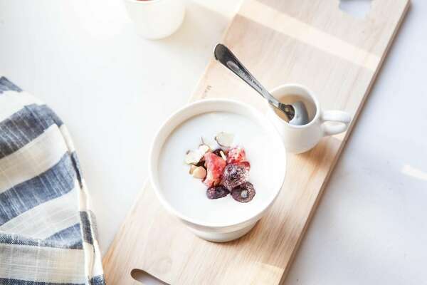 Petits pots noix de coco fermentés : recette spéciale microbiote intestinal