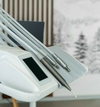 Instruments du fauteuil de soins, cabinet d'orthodontie du Dr William Birraux à Douvaine
