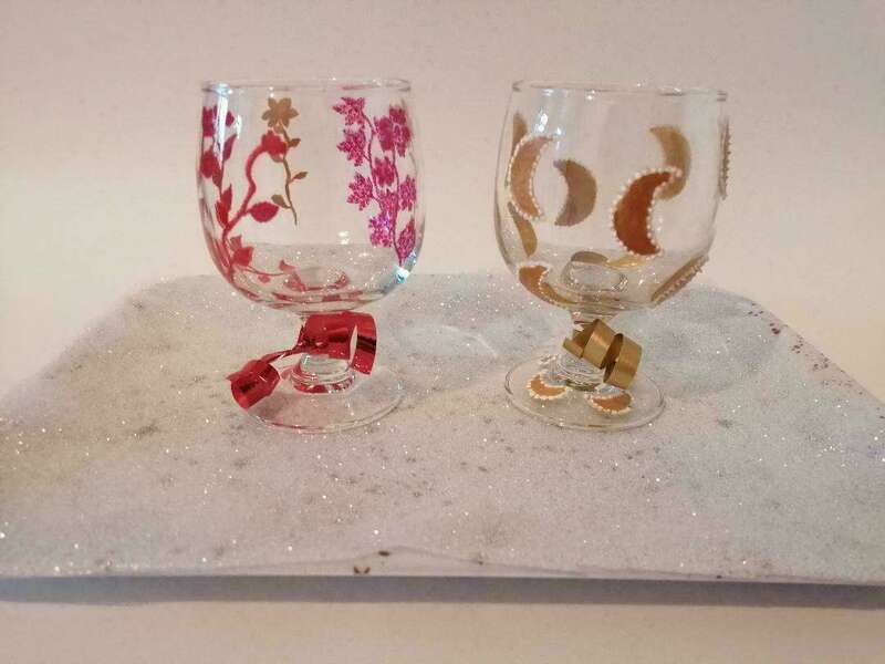 photo_2_de_deux_verres_de_vin_decores_a_la_main