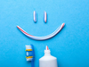 Sourire avec une pate à dentifrice