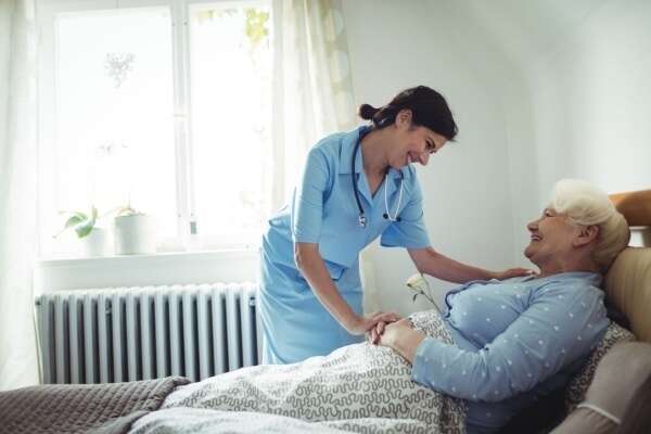 Services de soins infirmiers à domicile (SSIAD) : les montants forfaitaires 2024 disponibles