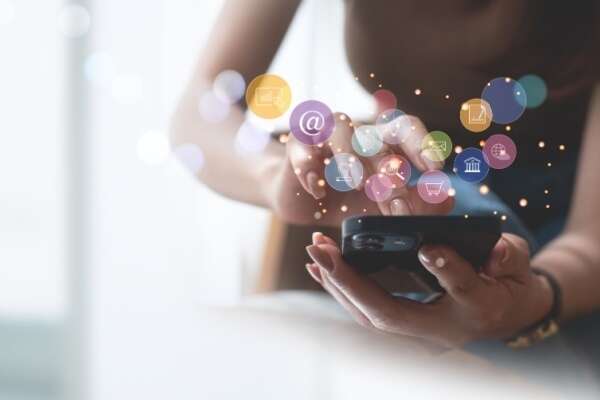 Applications mobiles : en ordre de marche pour la protection de la vie privée !