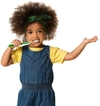 Petite fille qui se brosse les dents
