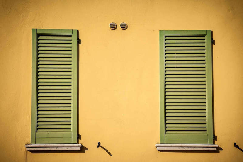 closed-green-wooden-windows-1915706