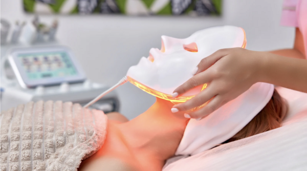 Masque LED Nooance X600 : le secret d’une peau lumineuse, ferme et sans imperfections