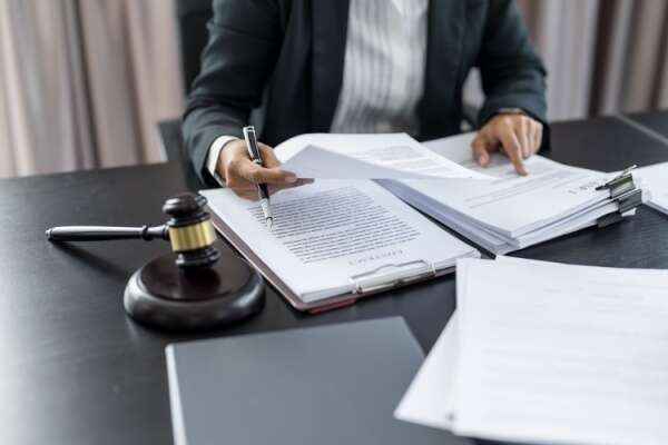 Professions libérales réglementées : focus sur les professionnels du droit