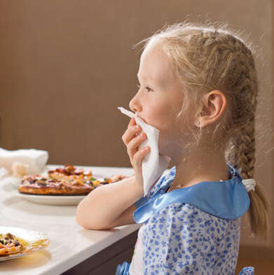 “Mon enfant rumine sa nourriture : Que faire ?”