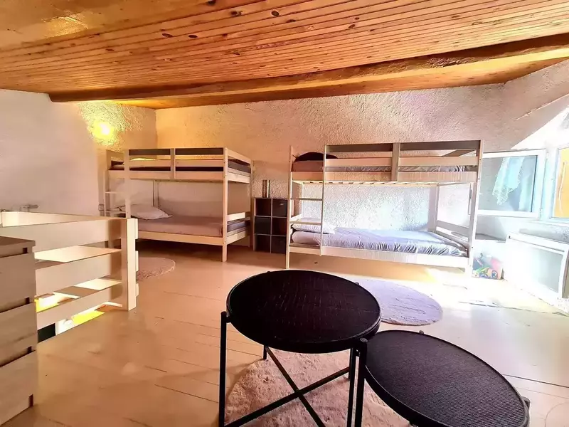 51b681df-652d-453a-bfae-00b8bde18211