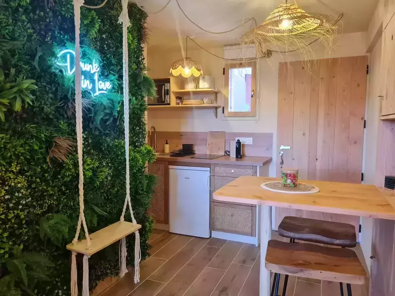 e710f828-9e78-4c62-9d9a-697d48e1c7f9