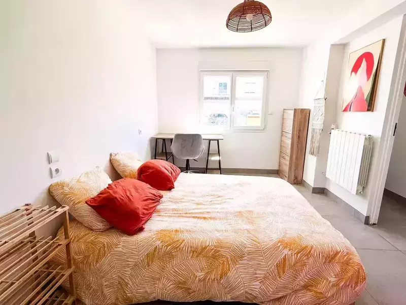 b8a79d34-cc17-4652-be0e-7c7484a7f219