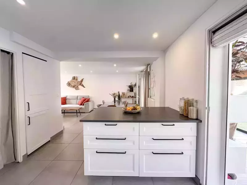 07085745-d5b8-4d6b-a760-b63b7ae64885