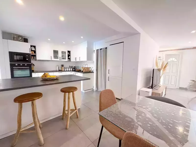 9fb8f4f3-ee63-4567-881a-bf6a00ed9b1b