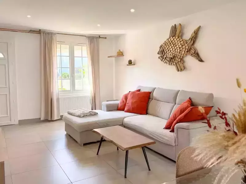 c5fb7372-c254-4fa5-af9a-7868434fe4a7