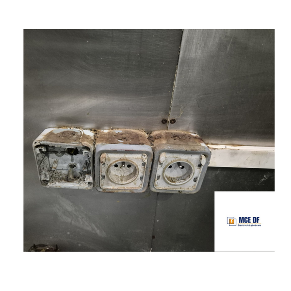 Sécurité électrique en cuisine professionnelle : obligations, risques et bonnes pratiques (Restaurants Paris / Île-de-France)