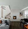 Insert cheminée moderne Quick flammes vives décor minimaliste