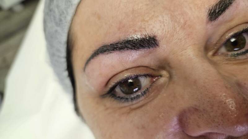 sourcils_poil_a_poil_fonces