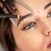 Maquillage permanent pour les sourcils