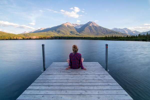 Lâcher prise : pourquoi le mental résiste et comment l'hypnose peut aider