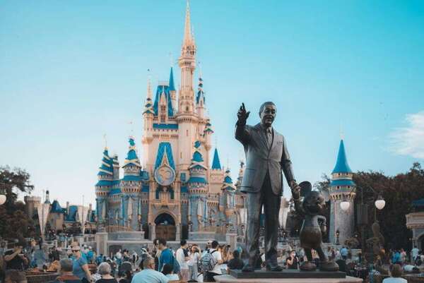 Déléguer son Airbnb près de Disneyland Paris : taux d'occupation, revenus et tranquillité au rendez-vous