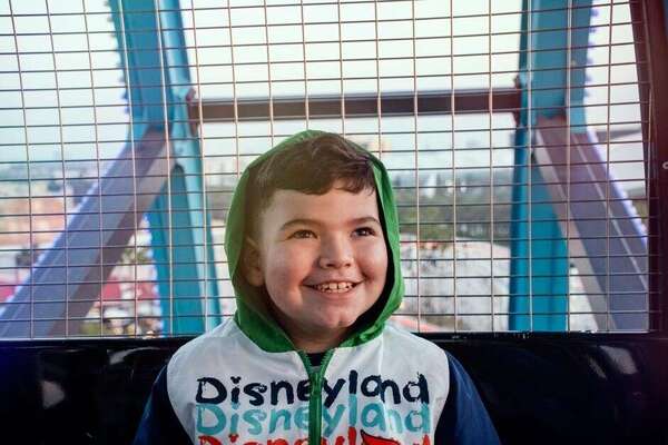 Saisonnalité et événements Disneyland Paris : comment ajuster vos tarifs nuitée pour maximiser vos revenus