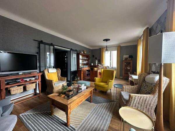 MONTEBOURG (50310), Plein Centre