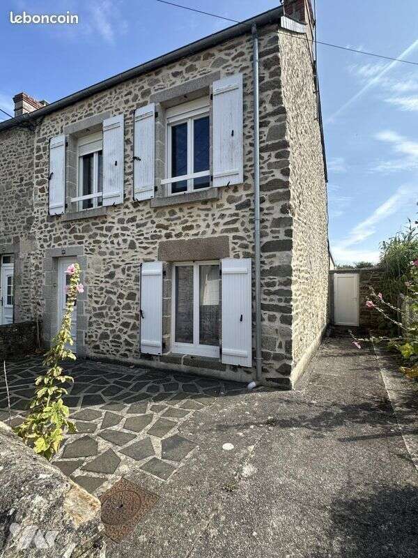 Maison de ville en pierres SAINT-VAAST-LA-HOUGUE (50550)