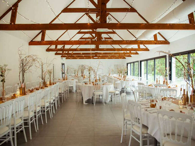 5_-_deco_salle_tables_dressees_2