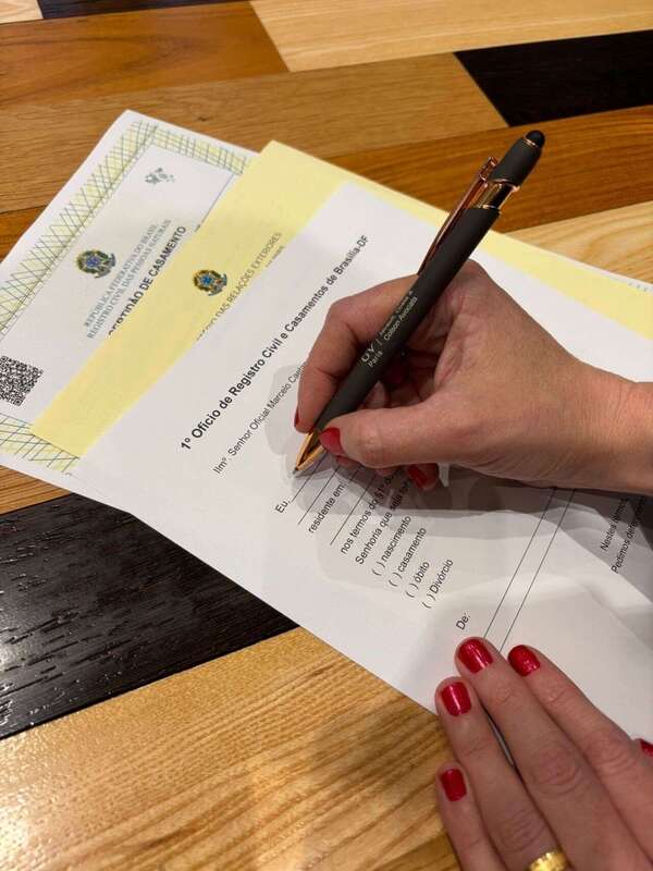 Inclusão do sobrenome do cônjuge na transcrição de casamento realizado na França: A aplicabilidade do artigo 57 da Lei de Registros Públicos alterado pela Lei 14.382/2022 