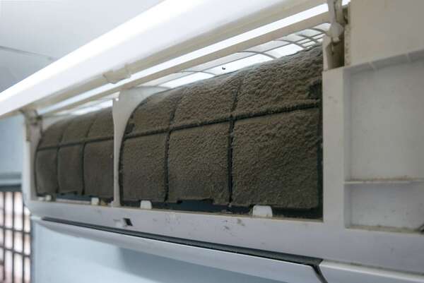 Entretien climatisation : que faire soi-même, quand appeler un pro, et combien ça coûte ?