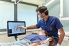 Praticien présentant une empreinte numérique 3D au patient