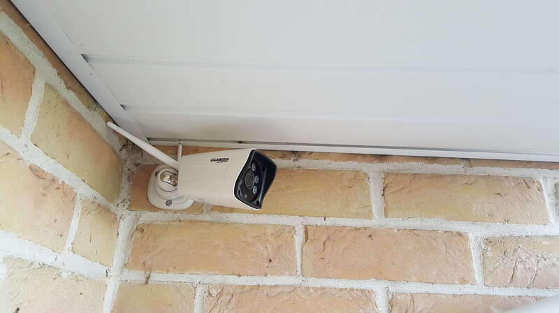 caméras de surveillance dans un environnement urbain