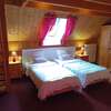 chalet bois jurassien chambre framboise climatisée