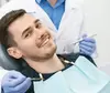 Examen dentaire homme