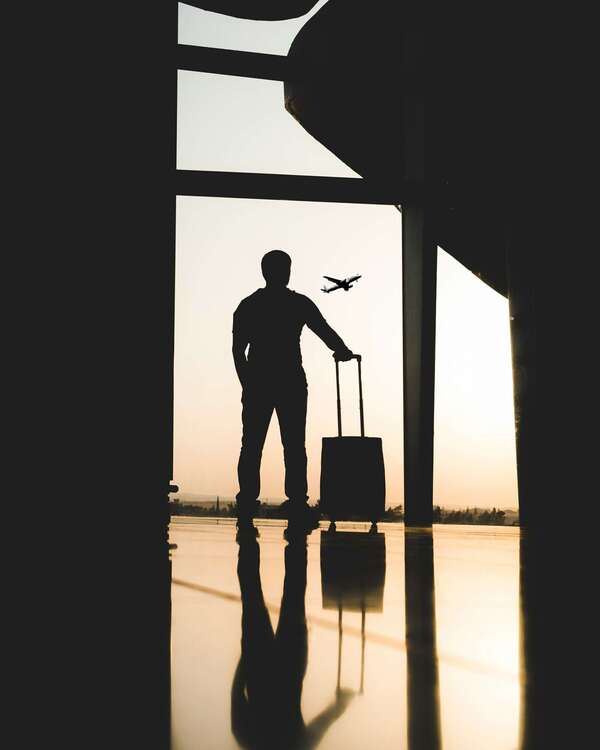 Règles des bagages en avion : les Français en quête de solutions