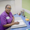 Dr Henriette Basse Oudiane au bureau de la Clinique Dentaire St Dominique à Dakar
