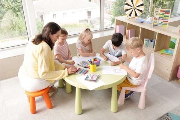 Établissement d’accueil collectif de jeunes enfants : une liste de qualifications élargie