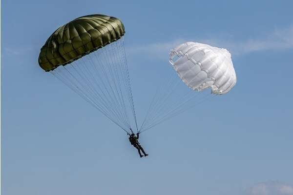 TVA à taux réduit  : et pour les professionnels de parachutisme ?