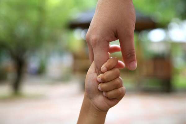 Mon enfant refuse soudainement de me voir : que faire ?