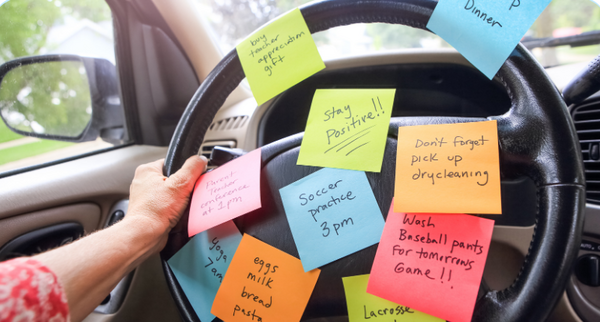 Micro-pauses sophro pour mamans débordées : 3 minutes pour souffler