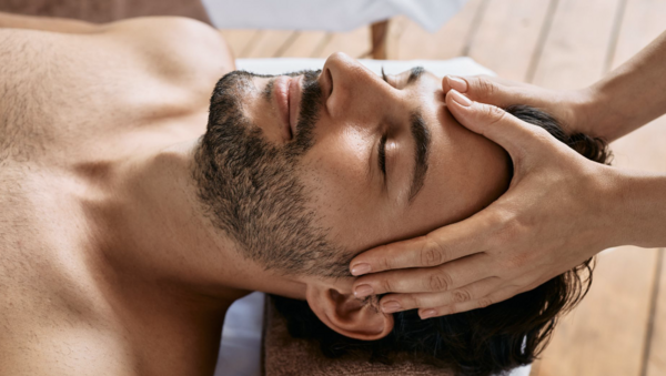 En finir avec les migraines chroniques grâce aux massages ciblés