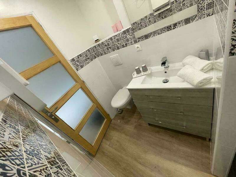 photo-2022-09-16-17-49-44__7_20220916-4036728-yt0b8p