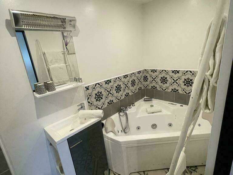 photo-2022-09-16-17-49-43__4_20220916-3932292-t4hahs