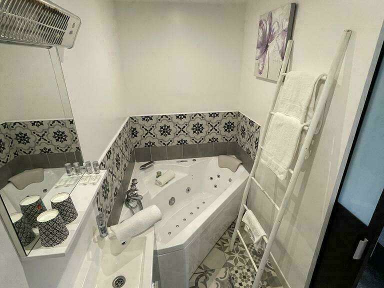 photo-2022-09-16-17-49-43__6_20220916-3932292-ocwog