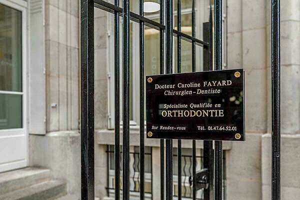 Mon 1er rendez-vous au cabinet d'orthodontie avec le dr Fayard Orthodontiste - Paris 17