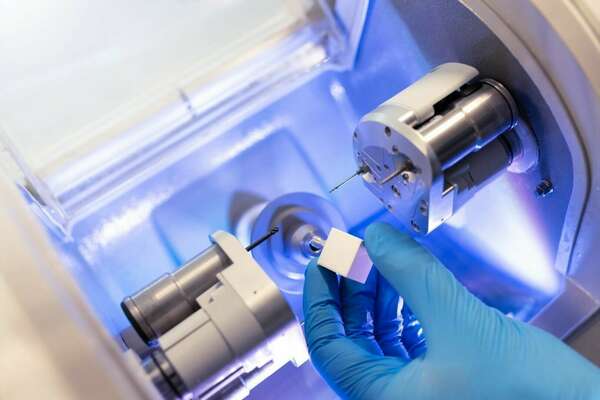 RESTAURATIONS DENTAIRES ET CFAO