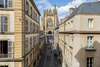 Rue du centre-ville de Metz avec vue sur la cathédrale