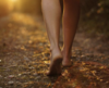 femme pieds nus