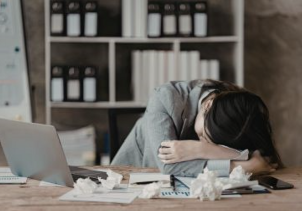 TDAH, attention et sommeil : et si votre cerveau essayait simplement de récupérer ? 