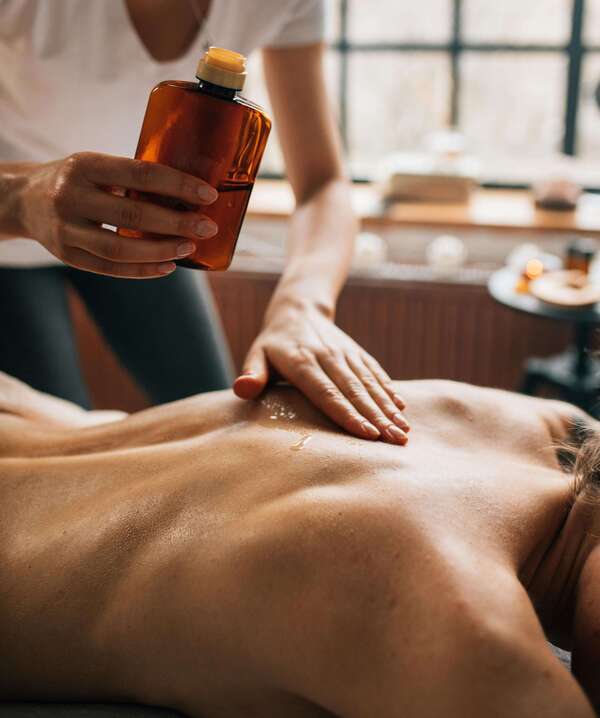 Les bienfaits du massage ayurvédique sur le corps et l’esprit à Lyon