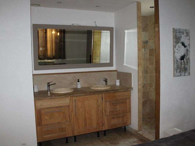 e3207a32-09e1-4ce9-9c7c-325ca0bac72c